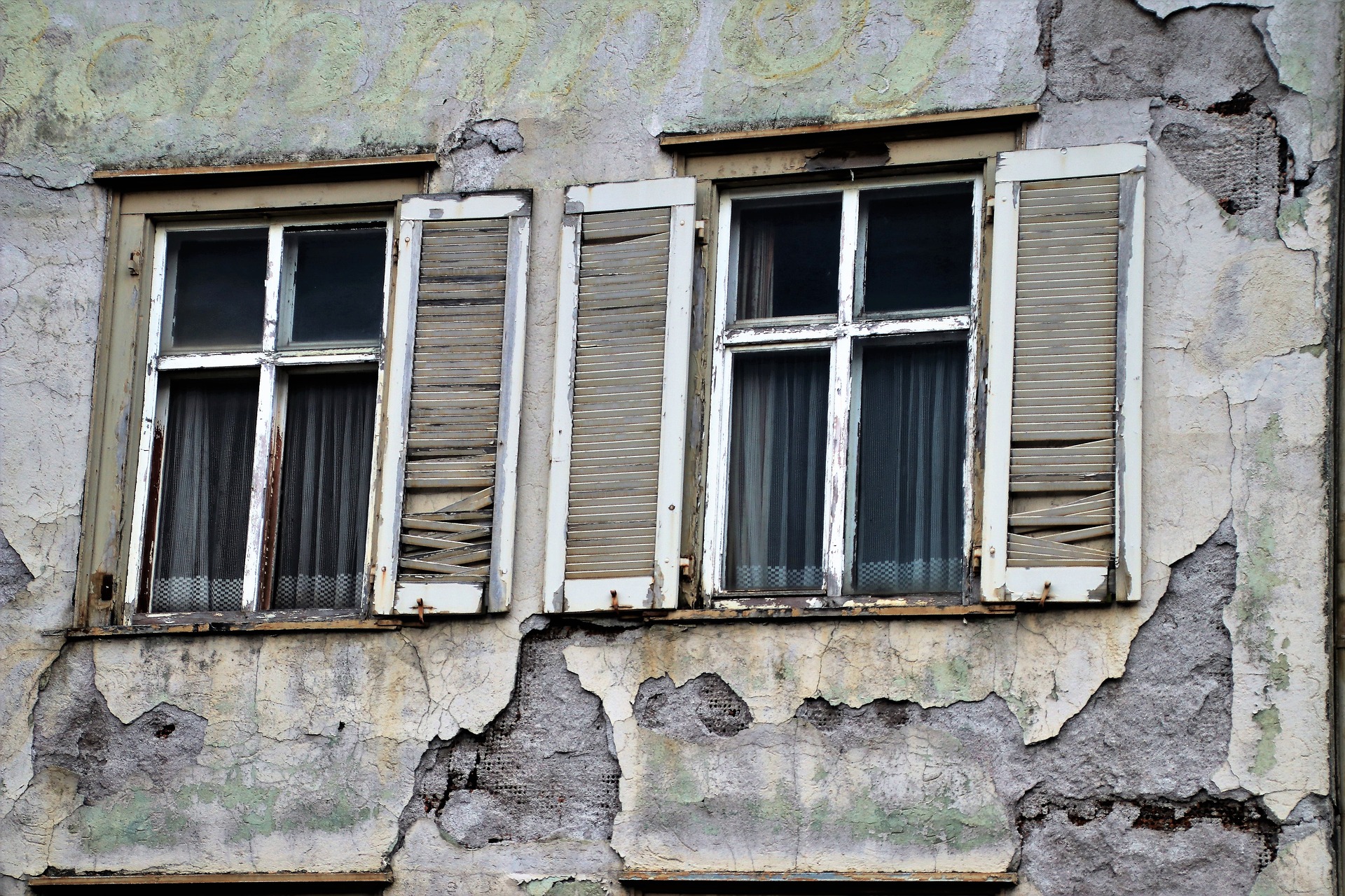 Problemy z grzybem w zabytkowych budynkach – co dalej?